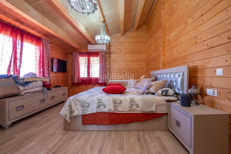 Foto 507fe244-3935-4475-8250-f8f22d68195a. Chalet en calle nogal 5 dos joyas en una compra! casas de ensueño en el ventorrillo, cullar vega en Cúllar Vega
