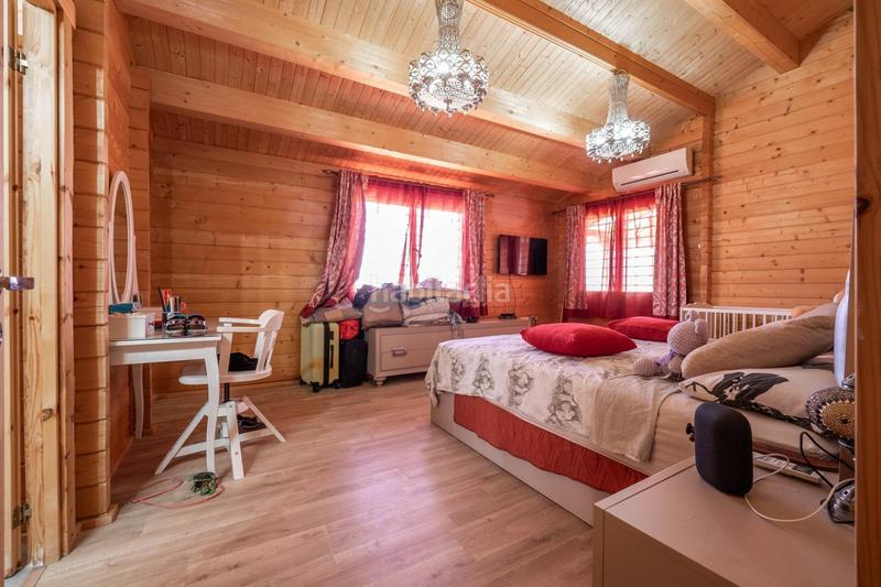 Foto a15c41bd-faed-4bc8-8c93-70cc33b491e5. Chalet en calle nogal 5 dos joyas en una compra! casas de ensueño en el ventorrillo, cullar vega en Cúllar Vega