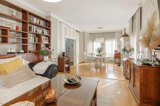 Towny house in Calle doctor lopez font 40. Imresionante vivienda unifamiliar en neptuno