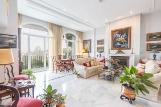 Maison à Calle adinamar 18. Preciosa casa de ensueño situada en el serrallo
