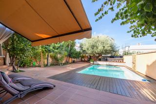 Chalet à Calle parral de zota 6. Casa de ensueño en ogíjares a un paso del centro de granada!
