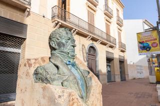 Terreny residencial a Plaza javier burgos 4. Solar en venta en el centro de motril