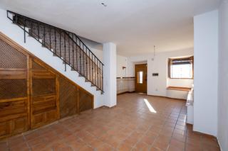 Semi detached house in Carril de la lona 19. Se ofrece a la venta una extraordinaria casa en uno de los sitio