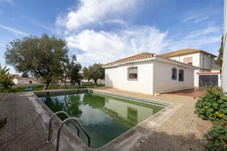 House in Carril de san miguel 4. Casa en planta baja con terreno en albaycín