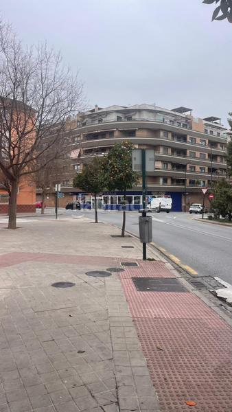 Foto 3df3bd2f-d8f7-4070-a84c-0f39ef681b80. Alquiler local comercial en avenida avenida pablo picasso 12 se alquila local comercial avenida pablo picasso en Granada
