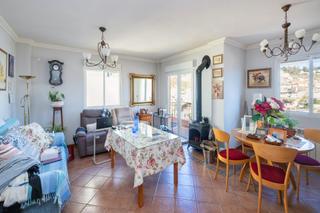 Casa a Calle alpes 30. Casachalet en venta en alfacar