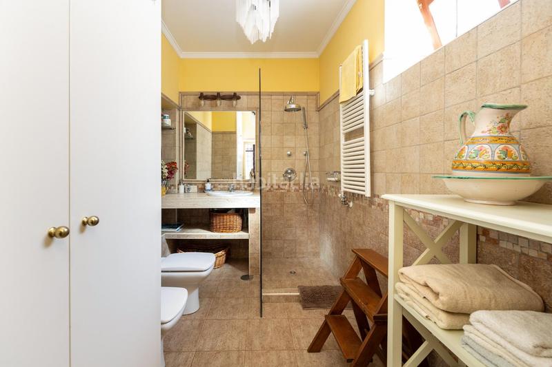 Foto bc3ac5aa-62b7-4597-87fe-34e2d401b4ff. Casa gran casa en albaicín bajo. en Barrio de Albaicín Granada