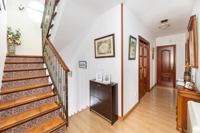 Foto f01ab993-74c6-4d0d-af0a-78613430fa9c. Casa en lugar del cortijo angustias preciosa casa en urbanizacion privada en Cenes de la Vega