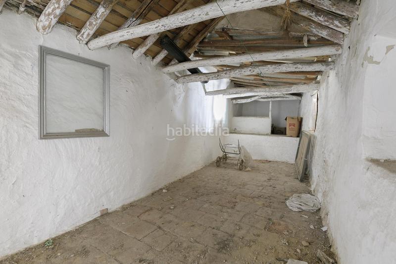 Foto 31e4695e-fd0b-4604-bcfa-2ee2b8a6897e. Masía en calle de la iglesia 20 gran vivienda para reformar en el centro de dilar en Dílar