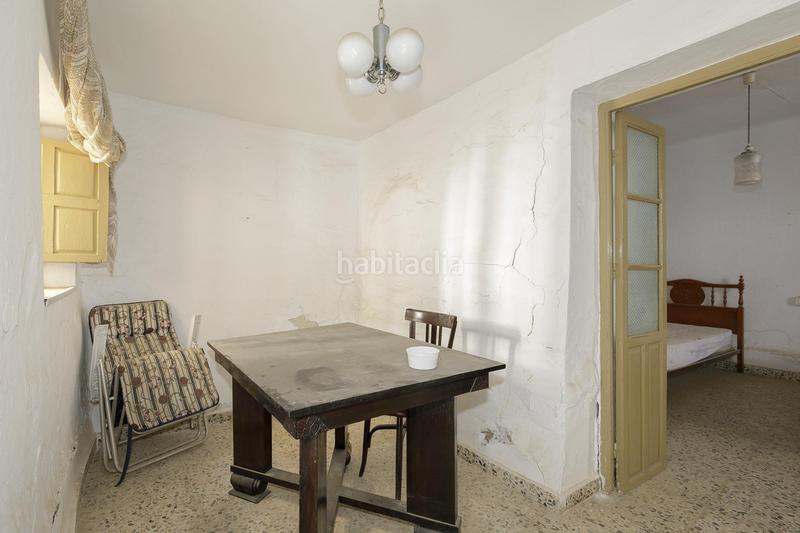 Foto 6d568087-5f77-4598-b60c-23329fc6c579. Masía en calle de la iglesia 20 gran vivienda para reformar en el centro de dilar en Dílar