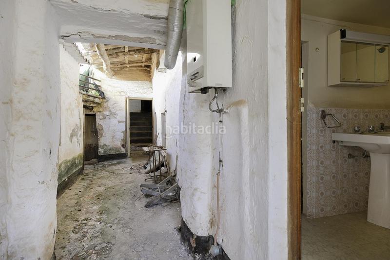 Foto d77c4c07-e426-47a3-b441-0d8c168ad23f. Masía en calle de la iglesia 20 gran vivienda para reformar en el centro de dilar en Dílar