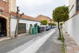 Terreny residencial a Calle gloria 16. Gran oportunidad en churriana de la vega  terreno con potencial!