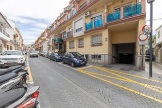 Parking voiture à Generalife 35. Plaza de garaje en el centro de maracena