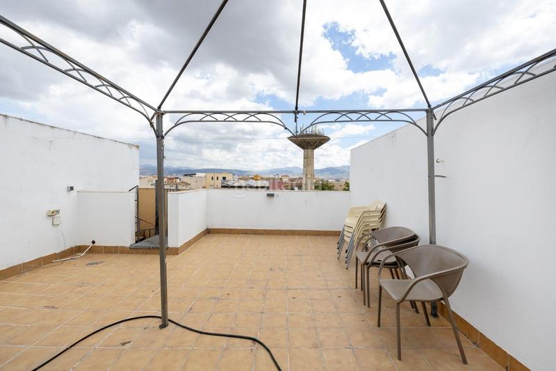 Foto 664f5c72-0c6c-49b9-9c50-3e6cc6e2e355. Attique dans calle camilo jose cela 3 dans Residencial Triana - Barrio Alto Gabias (Las)