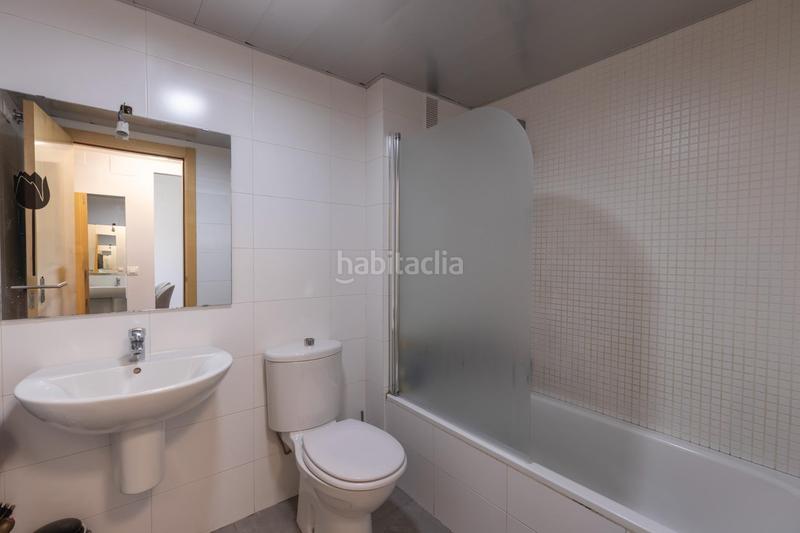 Foto 1e1677c4-44a3-4b80-8a8a-4cb2fc94e74a. Piso en calle de circunvalación 3 piso de 2 dormitorios con garaje y trastero en la mejor zona en Alhendín