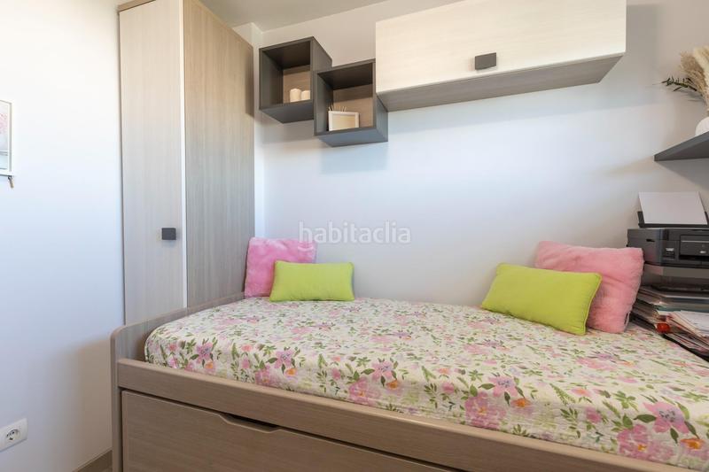 Foto 4ed8df32-52d2-4e0c-b859-4f434a2ccf23. Piso en calle de circunvalación 3 piso de 2 dormitorios con garaje y trastero en la mejor zona en Alhendín