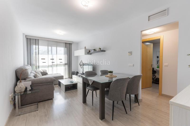 Foto 6fc46456-0529-4829-a754-2ae40a80d465. Piso en calle de circunvalación 3 piso de 2 dormitorios con garaje y trastero en la mejor zona en Alhendín