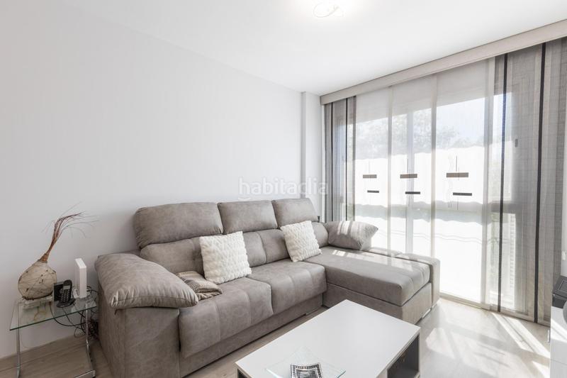 Foto 74ca75a6-ada5-4aac-9f43-e8e452a540b2. Piso en calle de circunvalación 3 piso de 2 dormitorios con garaje y trastero en la mejor zona en Alhendín