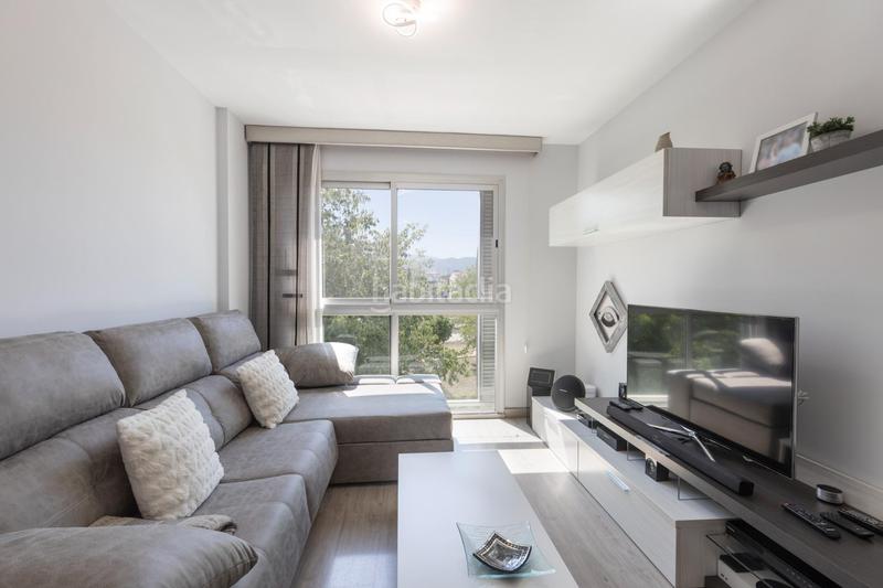 Foto 947a434a-282f-47b3-8997-8711298cdc17. Piso en calle de circunvalación 3 piso de 2 dormitorios con garaje y trastero en la mejor zona en Alhendín