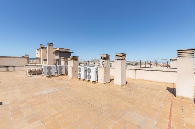 Foto bc605c8c-7832-4e9a-8779-5224fc56d540. Piso en calle de circunvalación 3 piso de 2 dormitorios con garaje y trastero en la mejor zona en Alhendín