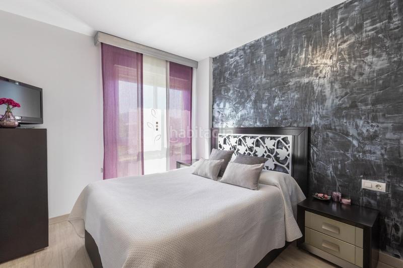 Foto cc6dd4d0-54e2-4397-bb4e-12d51be86e3a. Piso en calle de circunvalación 3 piso de 2 dormitorios con garaje y trastero en la mejor zona en Alhendín