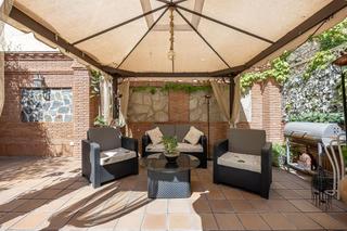 Casa a Calle cardenal parrado 4. Joya arquitectónica con alma andaluza en pleno corazón de granad