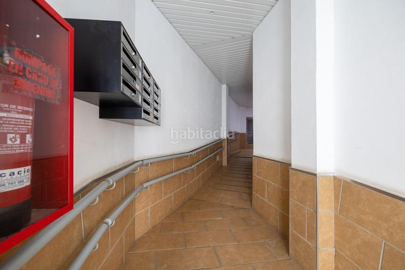 Foto 5d7c7fc3-8751-491d-95ac-46e4a7104a08. Planta baja en calle de sacromonte 11 piso . junto a avda. reyes católicos en Albolote