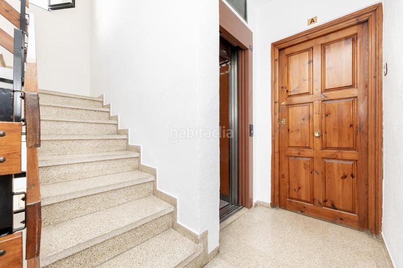 Foto 556310d5-6e03-40e9-adda-7998e1dc0d49. Ático en c. agustina de aragón ático con terraza y vistas en el corazón barrio figares en Granada