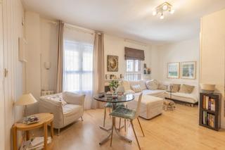 Apartament en Calle del agua de cartuja 35. Coqueto apartamento junto a calle ancha de capuchinos con cocher