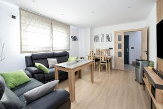 Casa  Calle de andrés segovia 1. Vivienda totalmente reformada en el centro de armilla, lista par