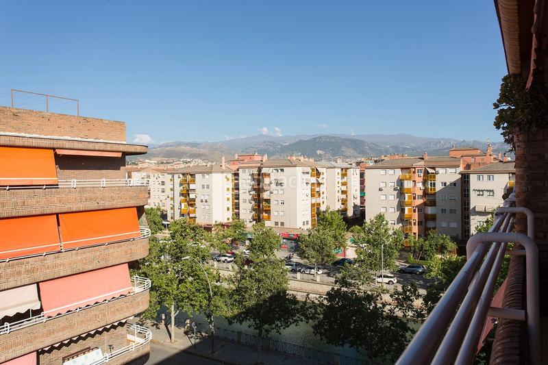 Foto 1f9feb25-5c86-4433-b656-86c124e3bcb9. Piso en calle profesor agustin escriban 3 gran piso en parque del genil en Granada