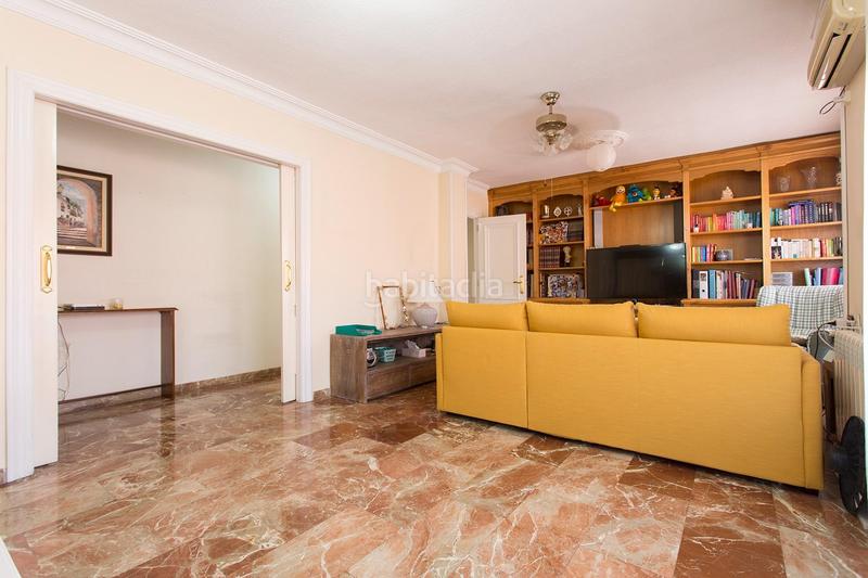 Foto 49f45f36-7c6d-4436-ad61-1e1a598fd3d0. Piso en calle profesor agustin escriban 3 gran piso en parque del genil en Granada