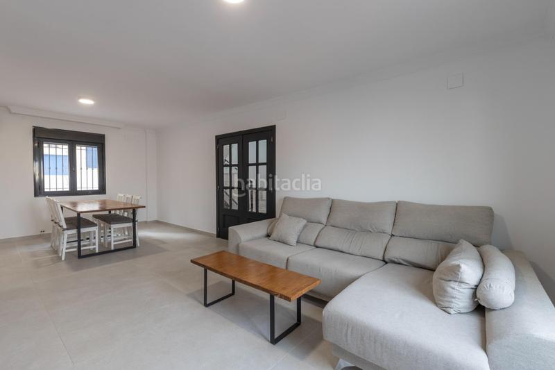 Foto 5e629710-e287-45a3-bb9d-7aa96f4a8fbe. Casa en calle de ávila 26 casa de obra nueva independiente en el barrio en Monachil