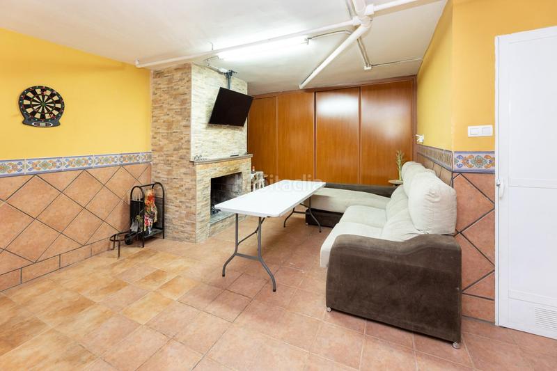 Foto 8881bd5e-ce91-4078-b869-80177e2fbd57. Casa adosada en calle mezquita adosado con excelente ubicación en Armilla