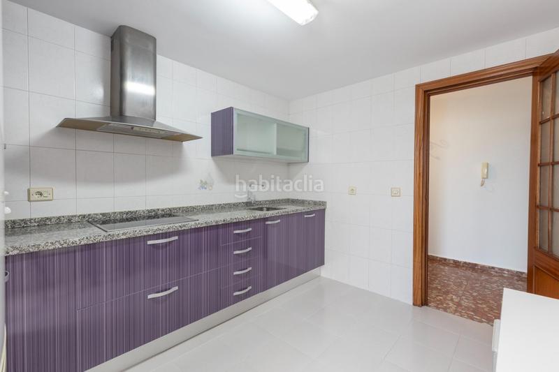 Foto e40b5e52-99e7-4f05-aa75-a858bd6a7d30. Miete etagenwohnung mit parking in La Zubia Ciudad Zubia (La)