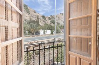 Maison jumelée  Calle la mamola 1. Casa en la playa con infinitas posibilidades