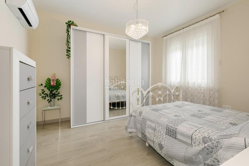 Foto da248458-a985-44ee-a26d-ed5b5134418f. Chalet  moderno y acogedor con piscina en una sola planta en Cúllar Vega