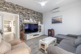 Casa pareada  Calle de periana 8. Casa en una sola planta reformada