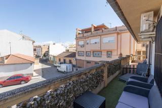 Casa  Calle calle de vicente aleixandre, 11 11. Casa en armilla con terraza, patio y amplia cochera