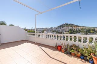 Casa adossada  Calle viejo de charilla 43. Amplio adosado en el corazón de alcalá la real con vistas al cas