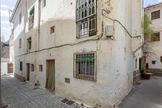 Maison jumelée à Güéjar Sierra. Gran casa en esquina para reformar en géjar sierra