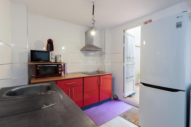 Foto d0ca3425-bb5d-4f09-bb64-b193bd758c27. Piso en avenida de ogijares 13 piso en el centro en Armilla