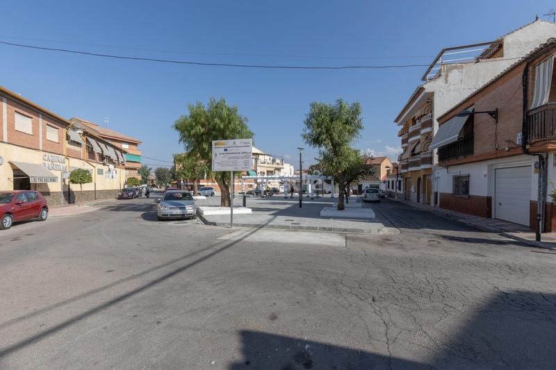 Foto f51a5073-e9b3-47f6-a843-6d78a76aa0d3. Piso en avenida de ogijares 13 piso en el centro en Armilla