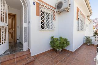 Casa adosada  Avenida de la libertad 6. Preciosa casa con 4 dormitorios y torreóndespacho y cochera en z