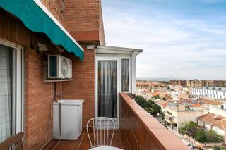 Ático  Calle ramon y cajal 9. Tu ático soñado en granada te espera!