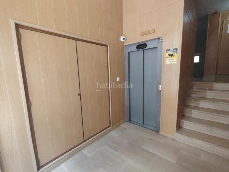 Foto d6b84eac-7979-49c6-906f-59370819ec90. Alquiler piso se alquila magnífico piso en zona triunfo en Granada