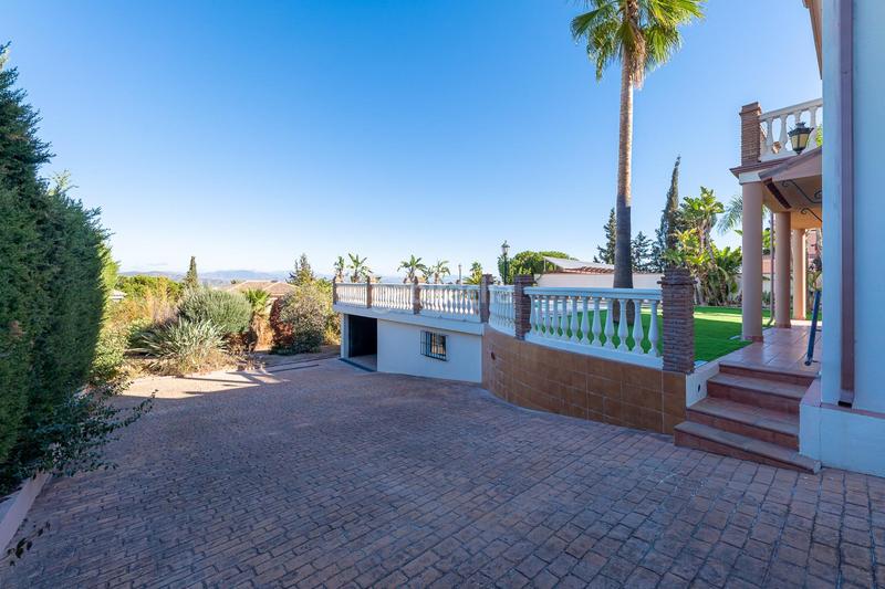 Foto 65b4c3a7-2cb4-4fee-a1e4-c0a690e1741f. Chalet con parcheggio in Pinos de Alhaurín Alhaurín de la Torre