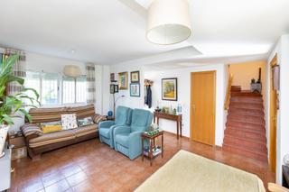 Maison jumelée à Calle sevilla 4. Preciosa vivienda unifamiliar en nivar