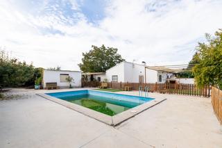 Mas à Camino diseminados 135. Preciosa casa rústica en planta baja en camino del aeropuerto