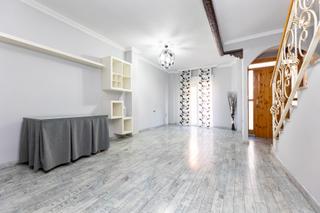 Casa adosada en Calle guadalete (ch) 9. Venta de magnífica casa adosada en las gabias gabia chica